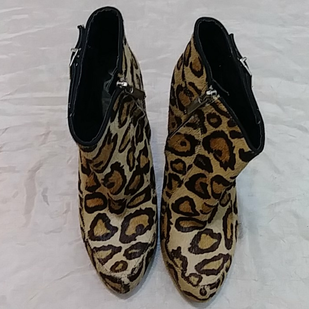 Sam Edelman Leopard Print Booties - Picture 2 of 5